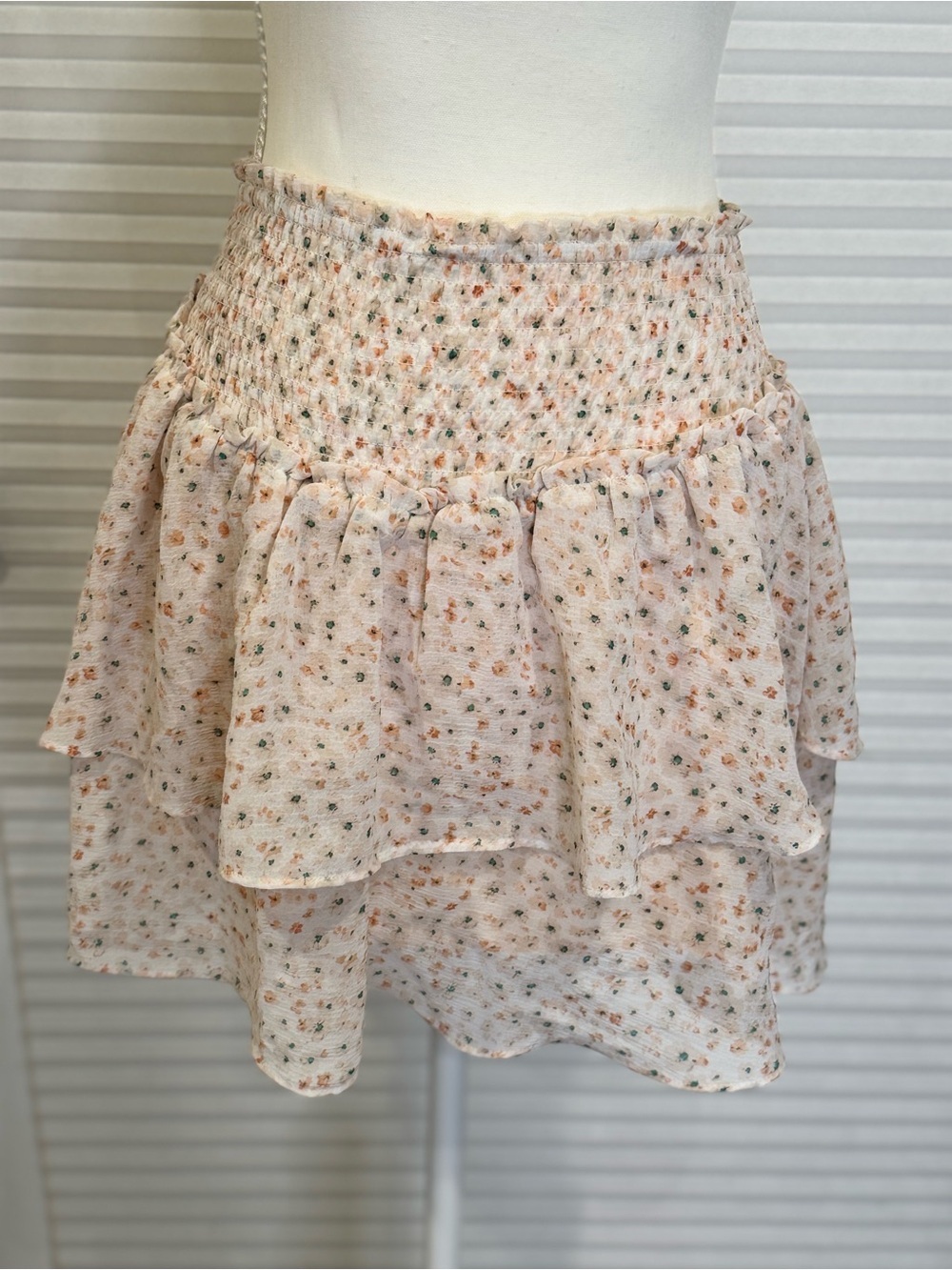 MINKPINK Australian Brand Smocked Waist Pink Floral Ruffle Mini Skirt 0979
